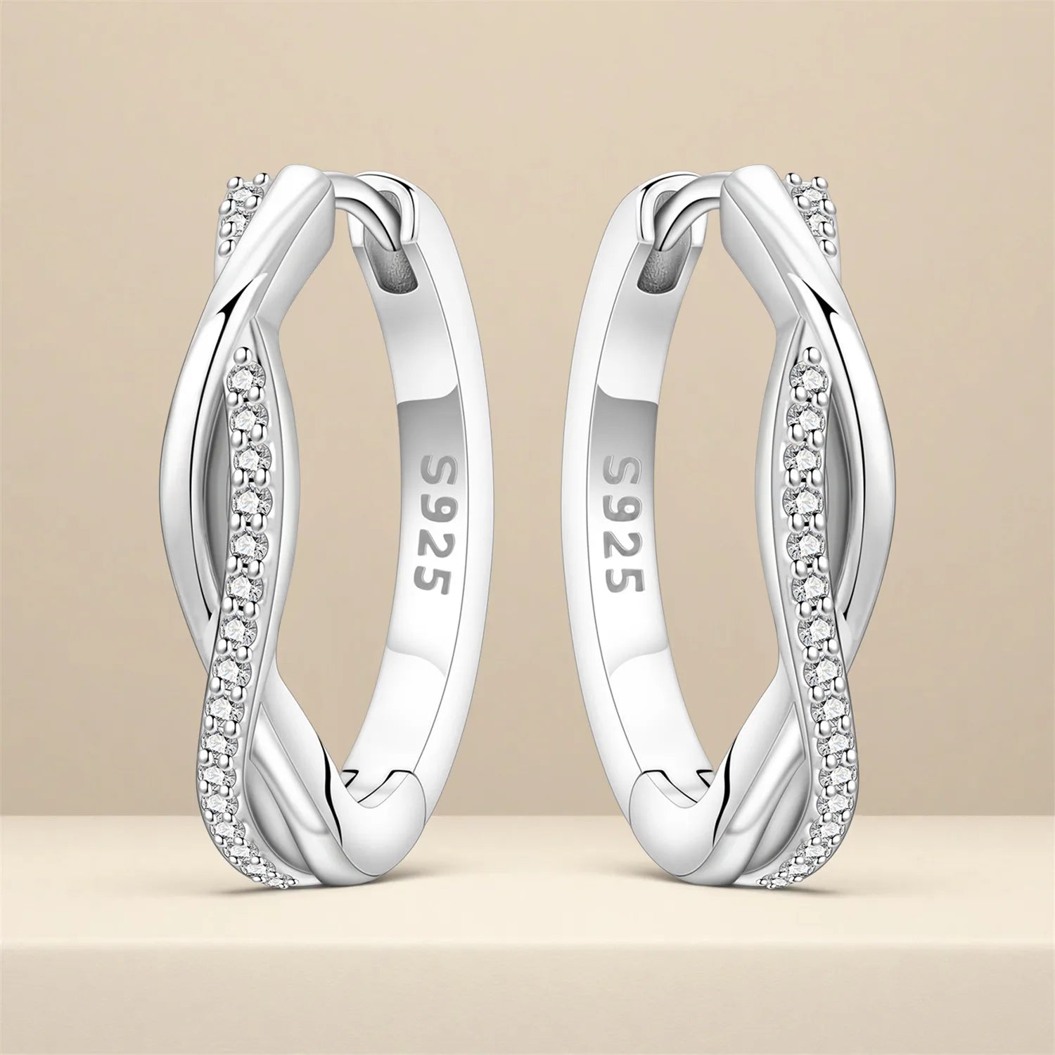 Orecchini a Cerchio Intrecciati in Argento 925 – Stile Trendy
