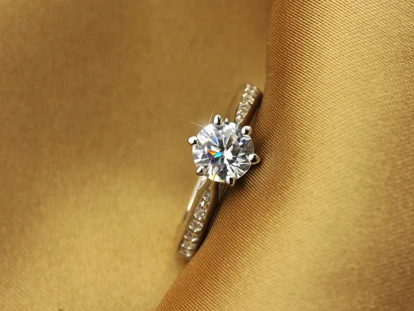 Anello Classico in Argento 925 con Tormalina – Filo d'Oro