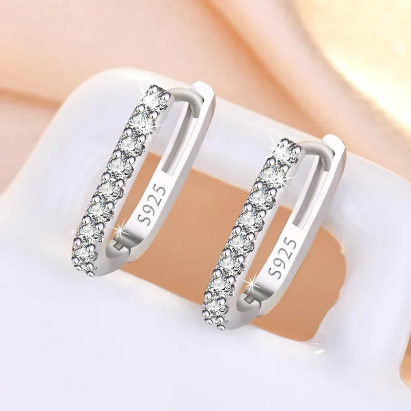 Orecchini a Cerchio con Zircone in Argento 925 – Eleganza Cristallo