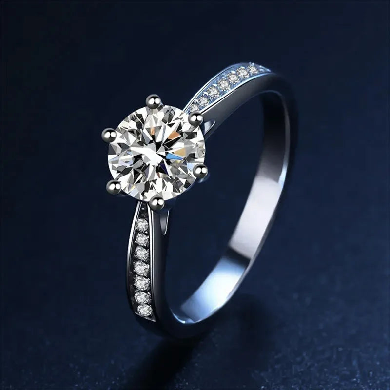 Anello Solitario in Argento 925 con Moissanite