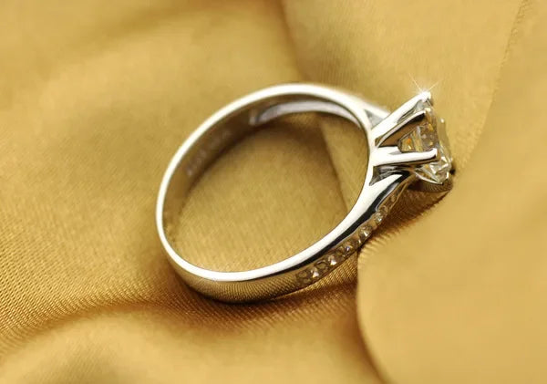Anello Classico in Argento 925 con Tormalina – Filo d'Oro
